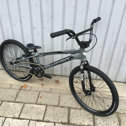 junior race bike