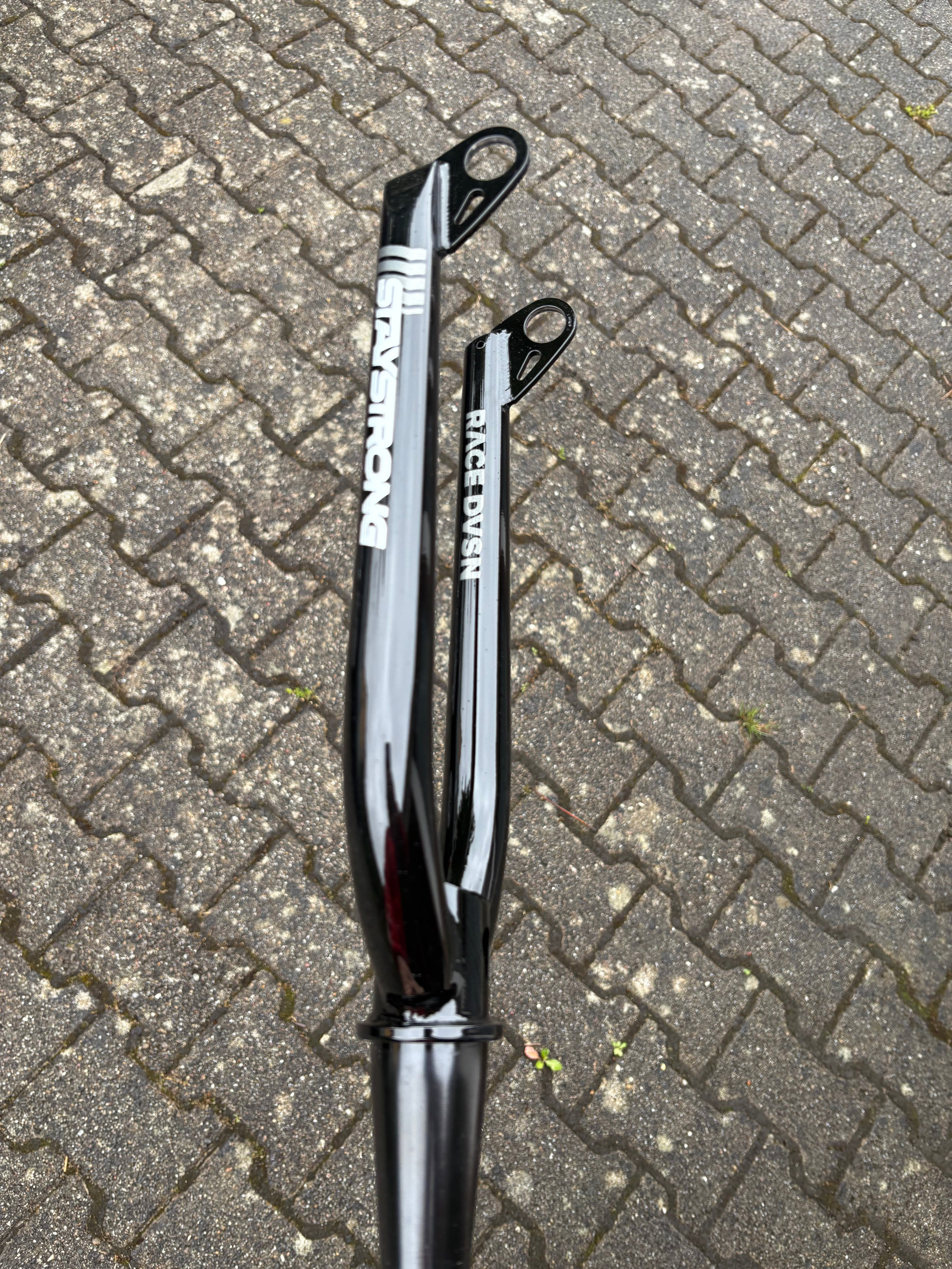 Stay Strong Race Forks 20 mm Tapered Black 20"